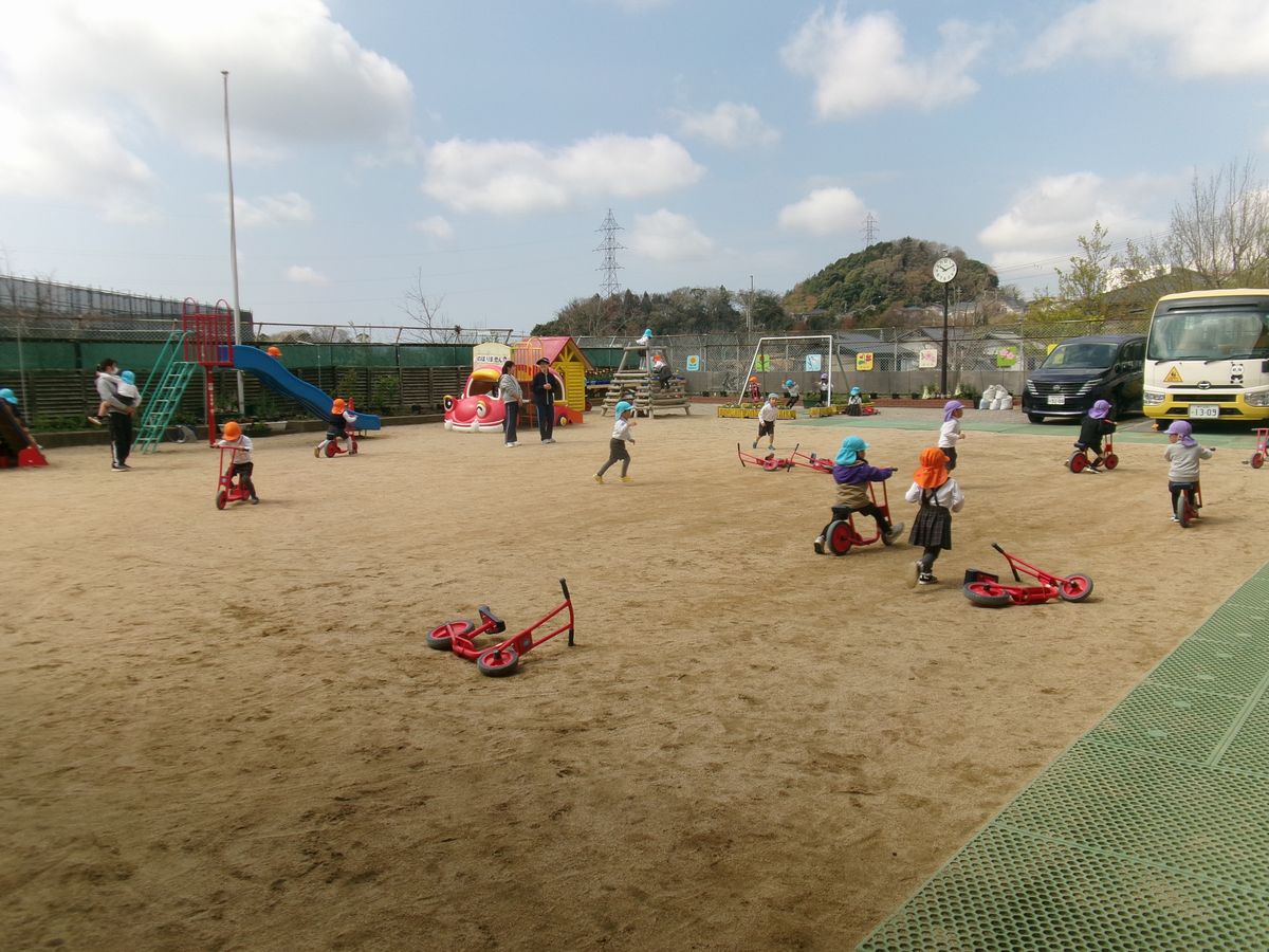 4歳園庭 (1) 4歳園庭 (1)