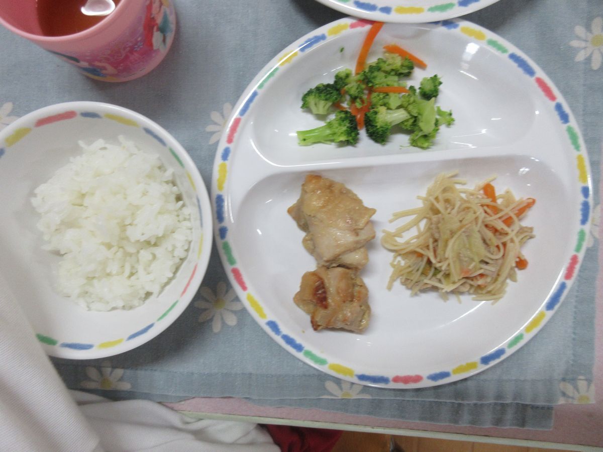給食 (1) 給食 (1)