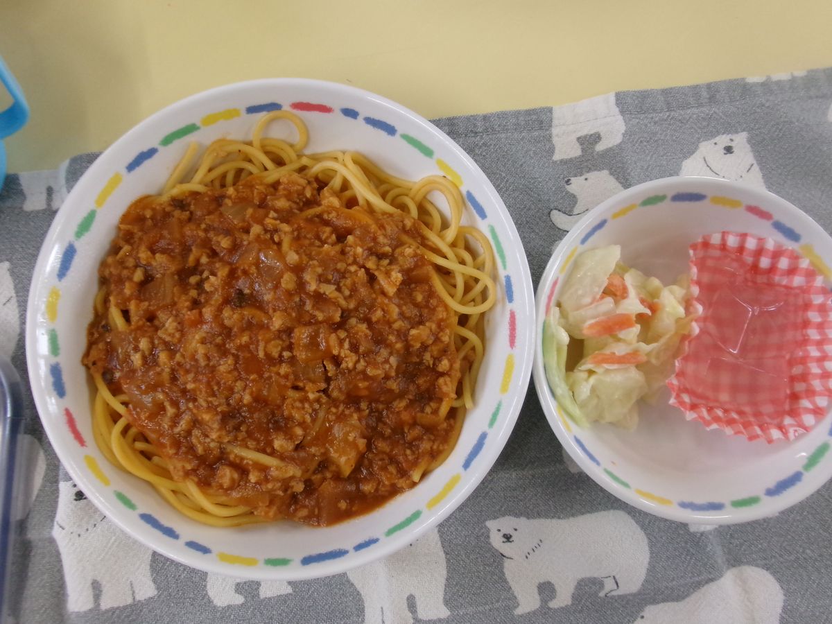 給食 (1) 給食 (1)