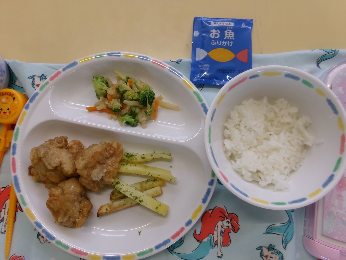 給食 (3) 給食 (3)