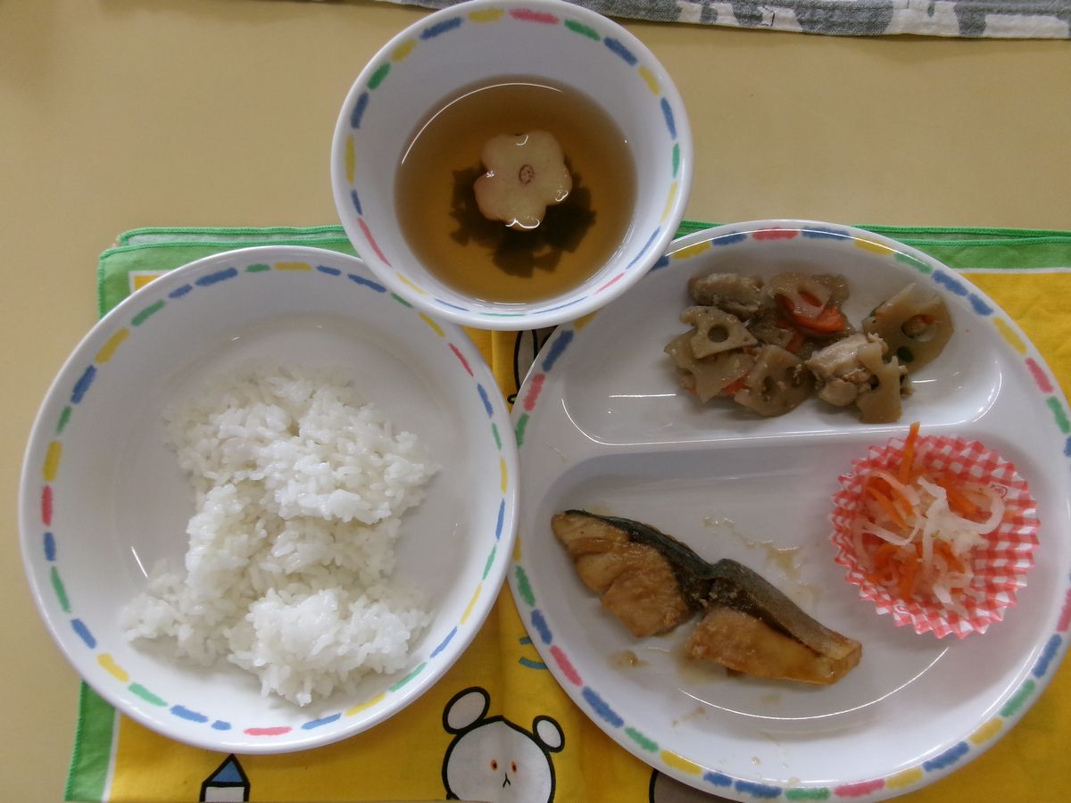 給食 (2) 給食 (2)