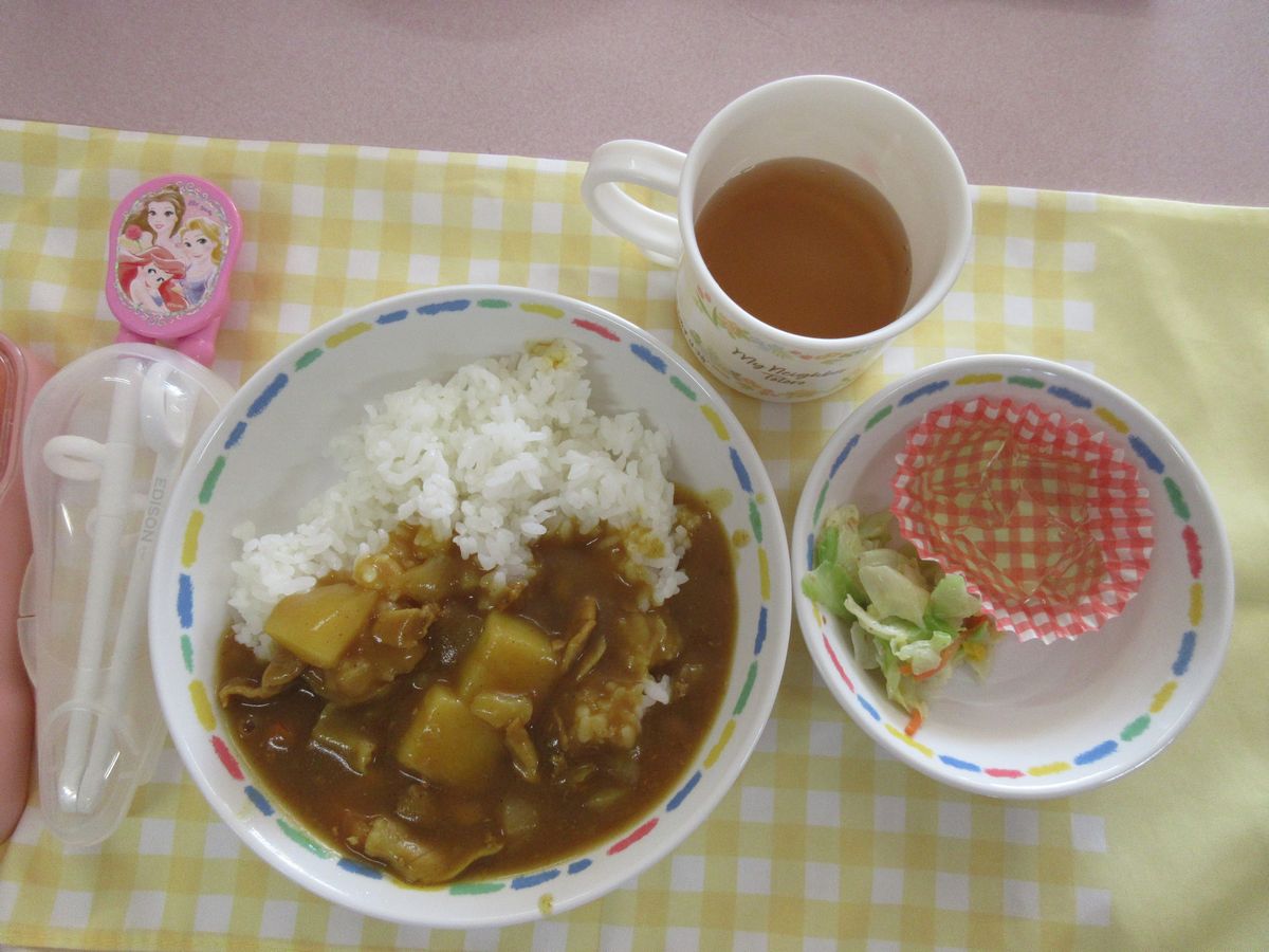 給食 (2) 給食 (2)