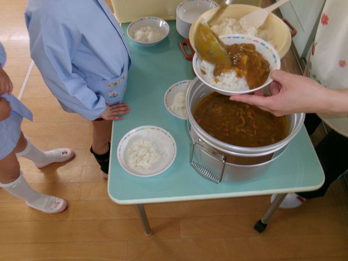 給食 (1) 給食 (1)