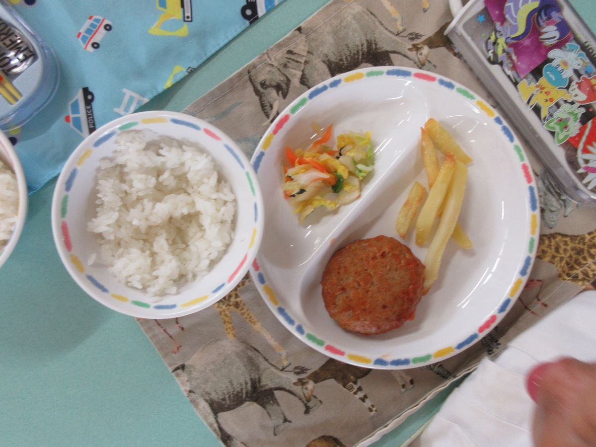 給食 (1) 給食 (1)