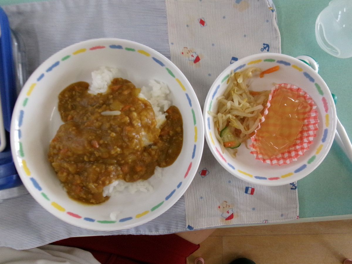 給食 (1) 給食 (1)