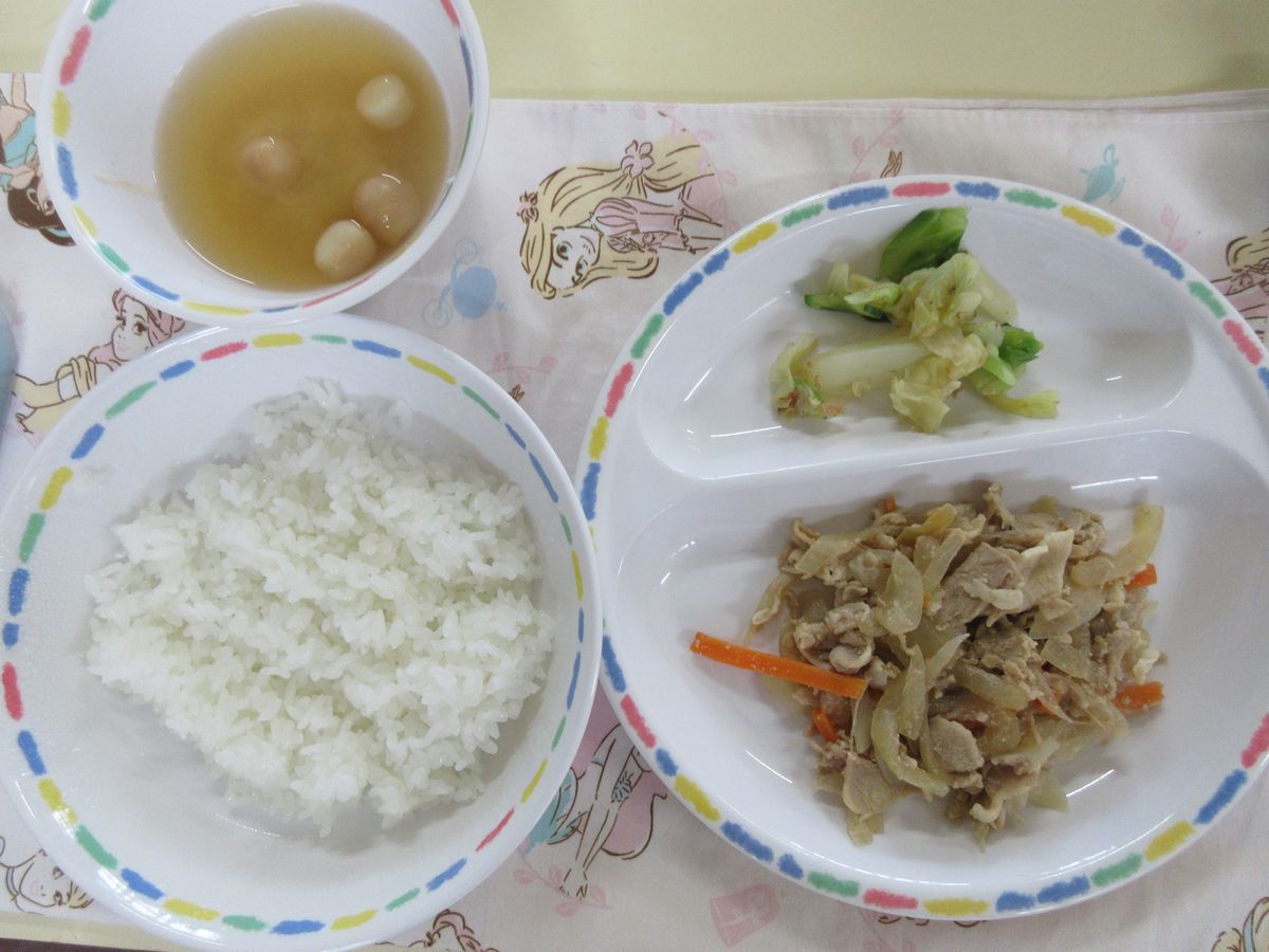 給食 (3) 給食 (3)