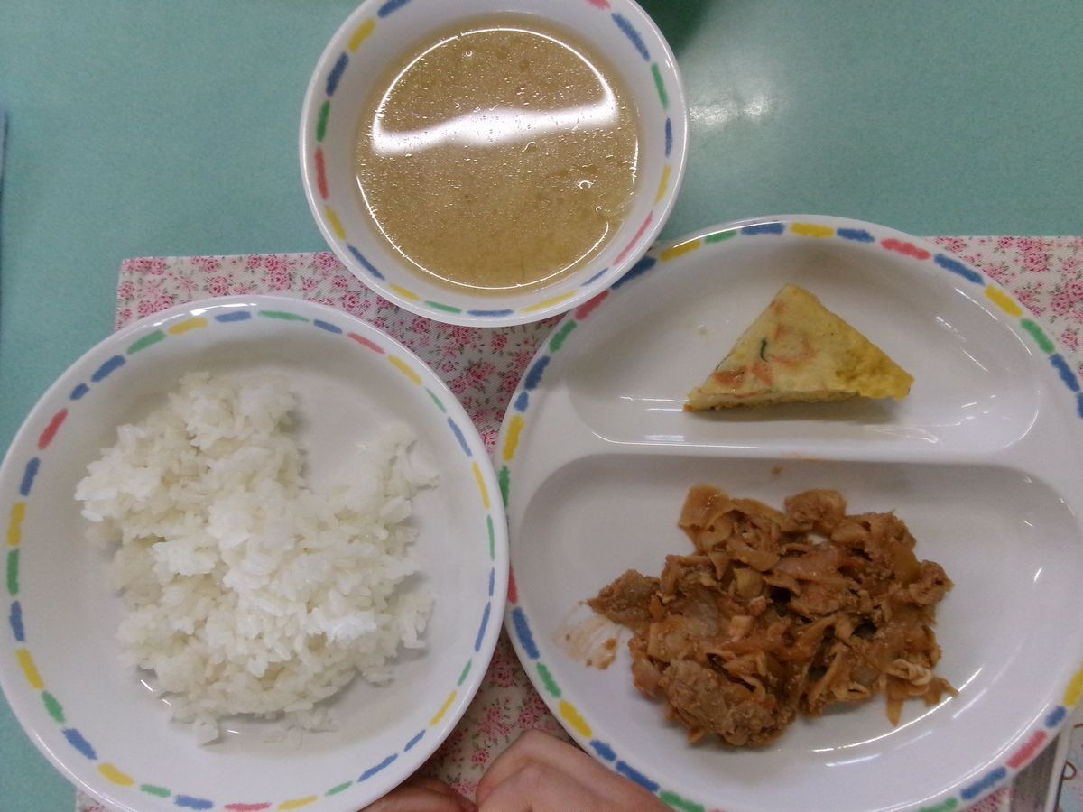 給食 (3) 給食 (3)
