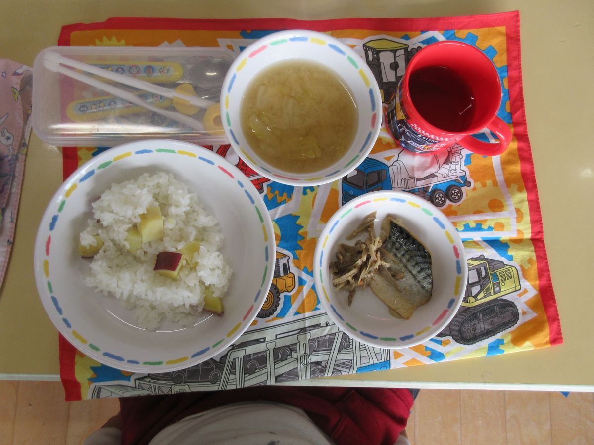 給食 (1) 給食 (1)