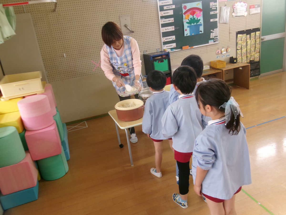 給食 (4) 給食 (4)