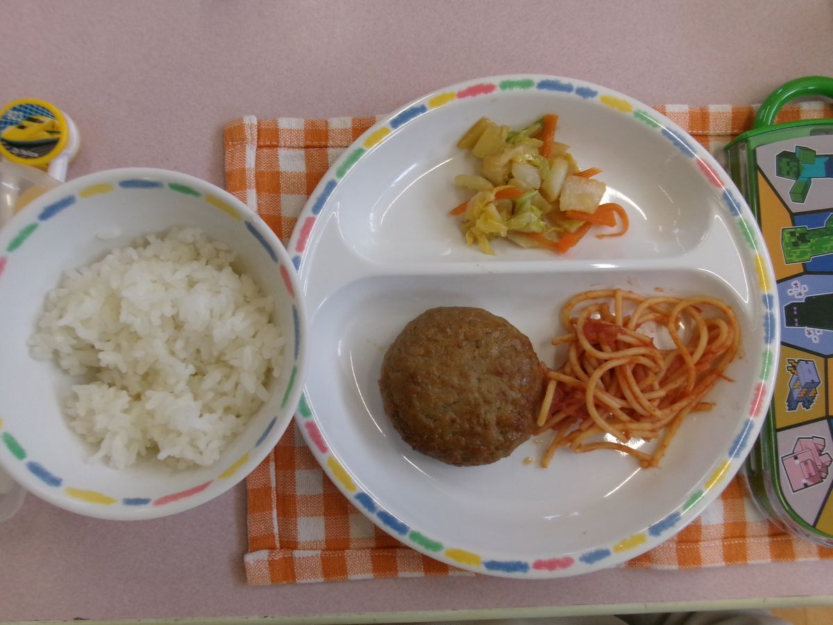 給食 (3) 給食 (3)