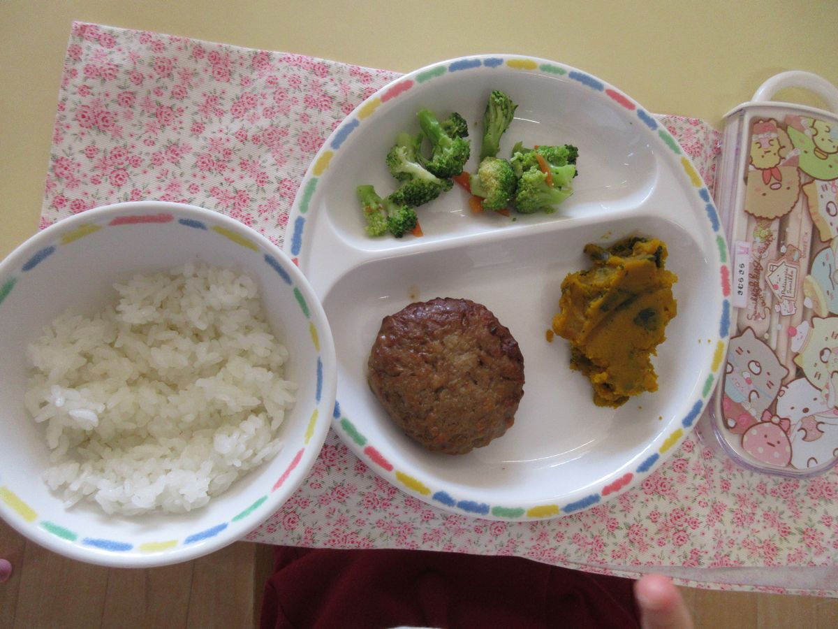 給食 (1) 給食 (1)