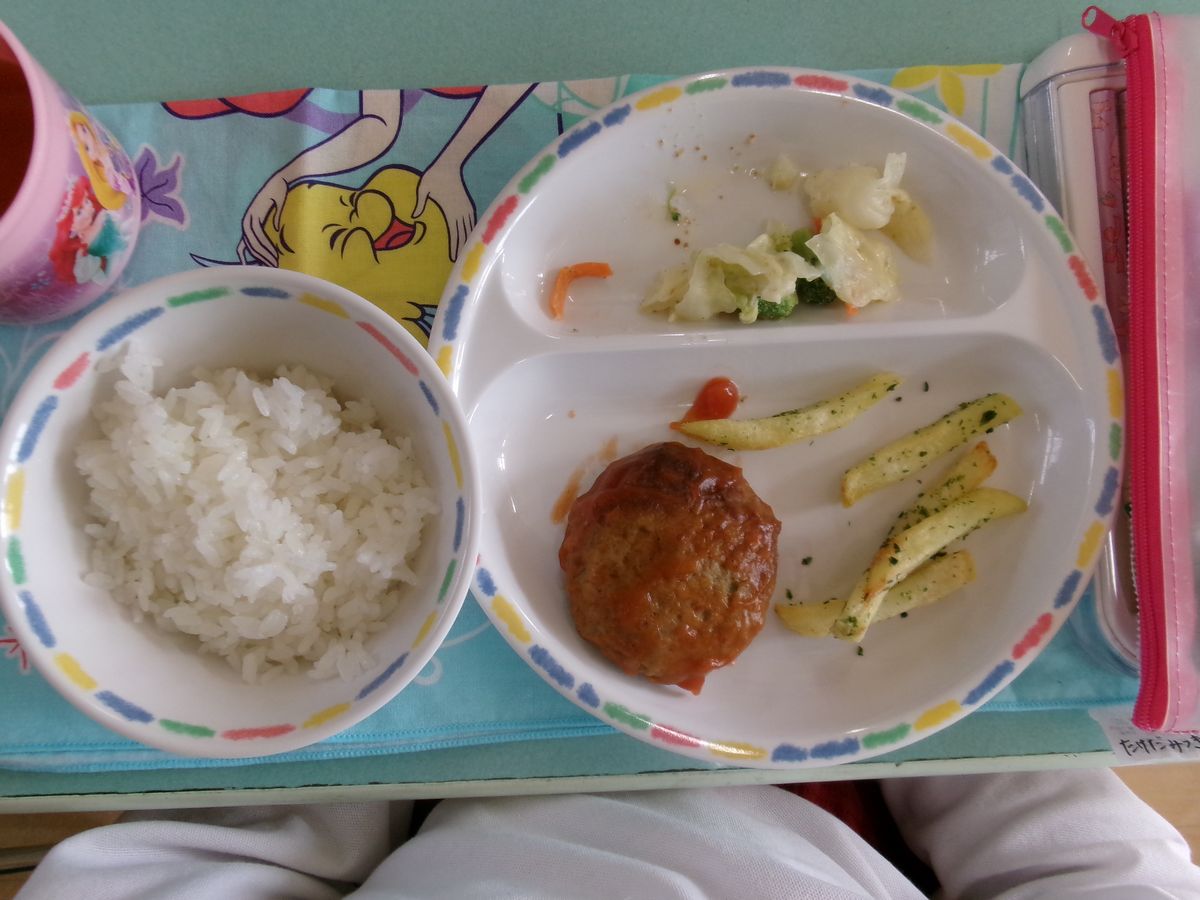 給食 (1) 給食 (1)