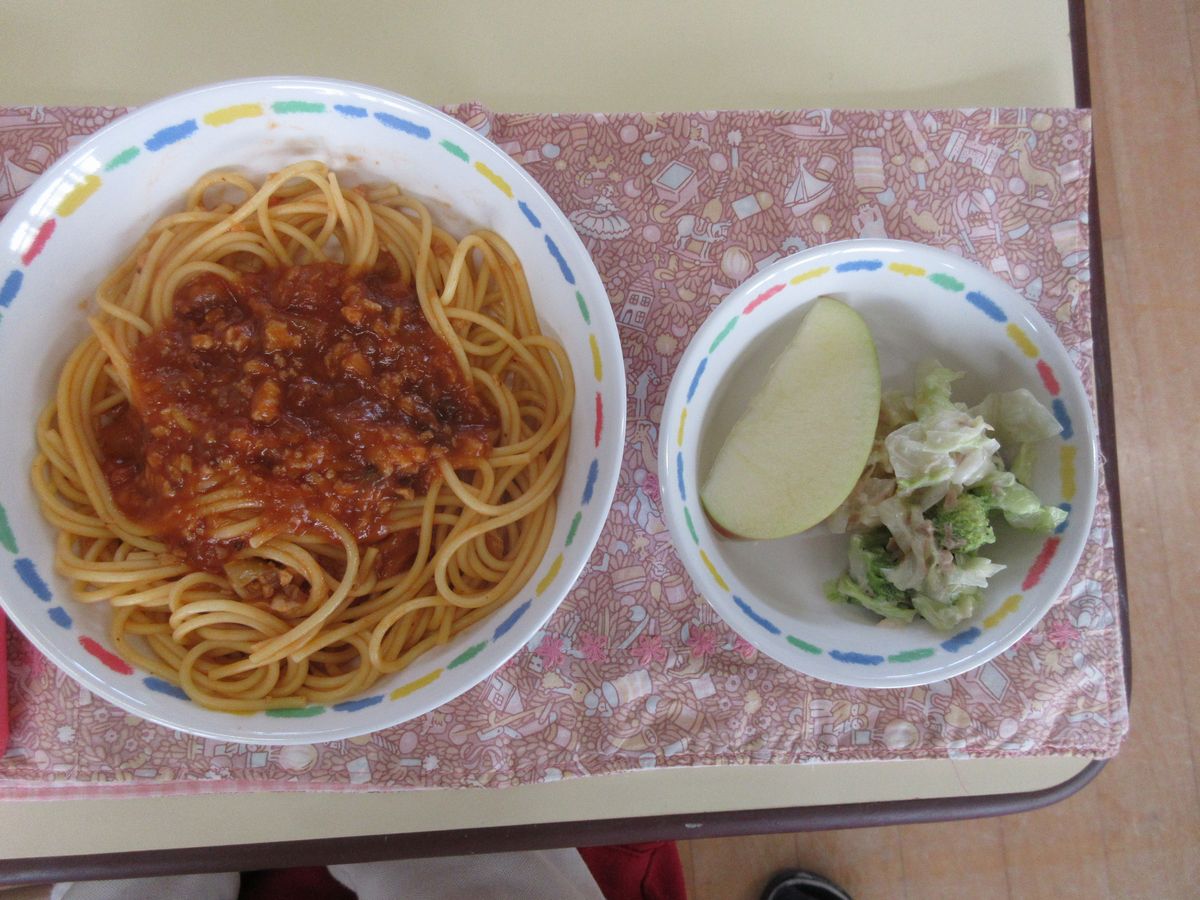 給食 (1) 給食 (1)