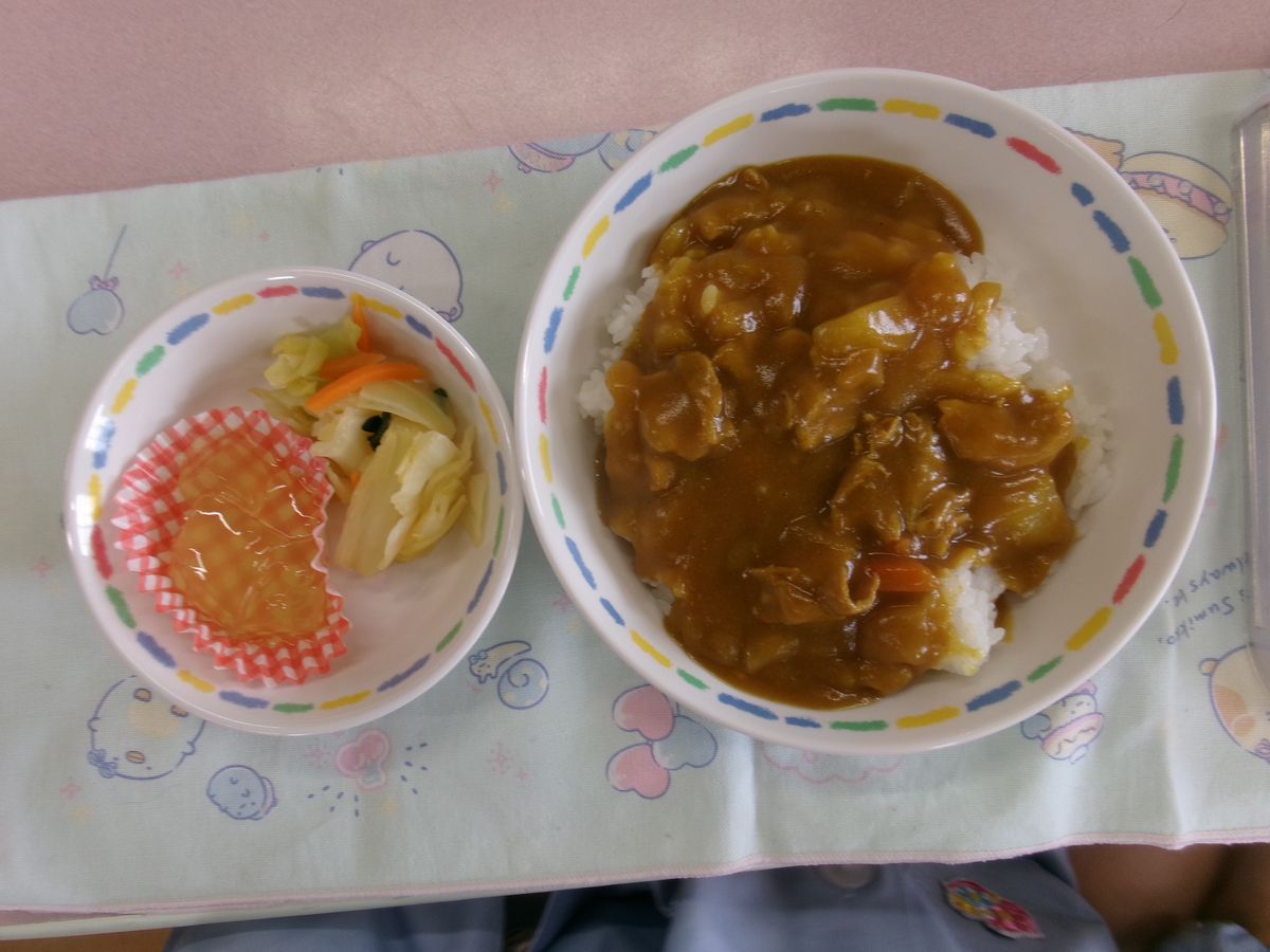 給食 (2) 給食 (2)