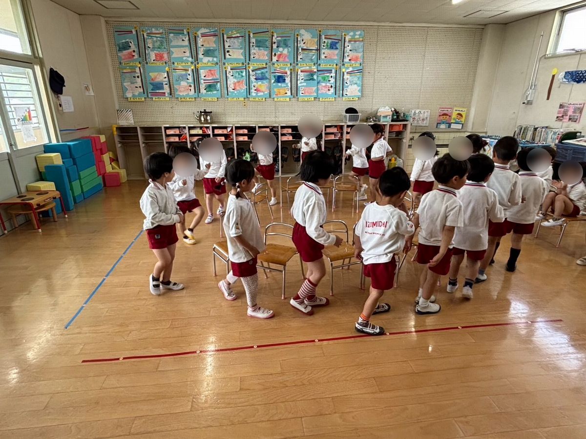 4 椅子取り 4 椅子取り
