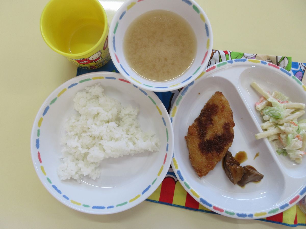 給食 (1) 給食 (1)