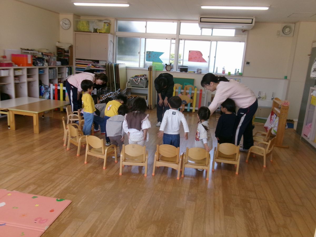 2歳朝の会 (1) 2歳朝の会 (1)