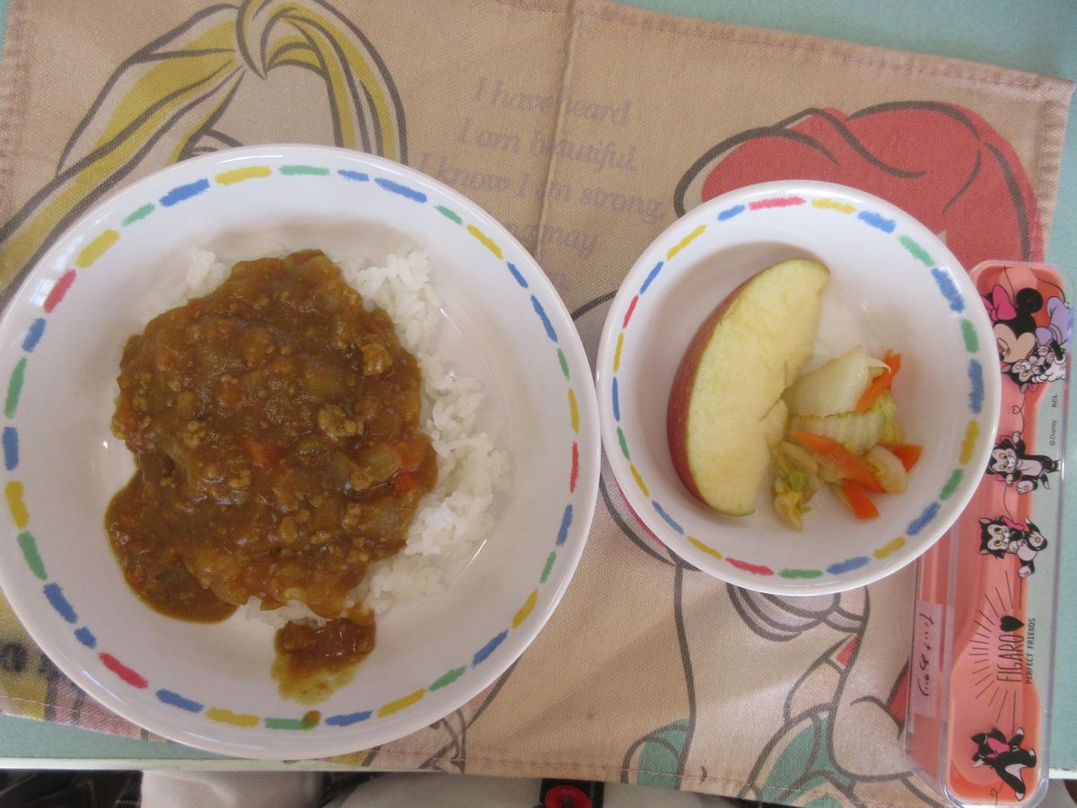 給食 (2) 給食 (2)
