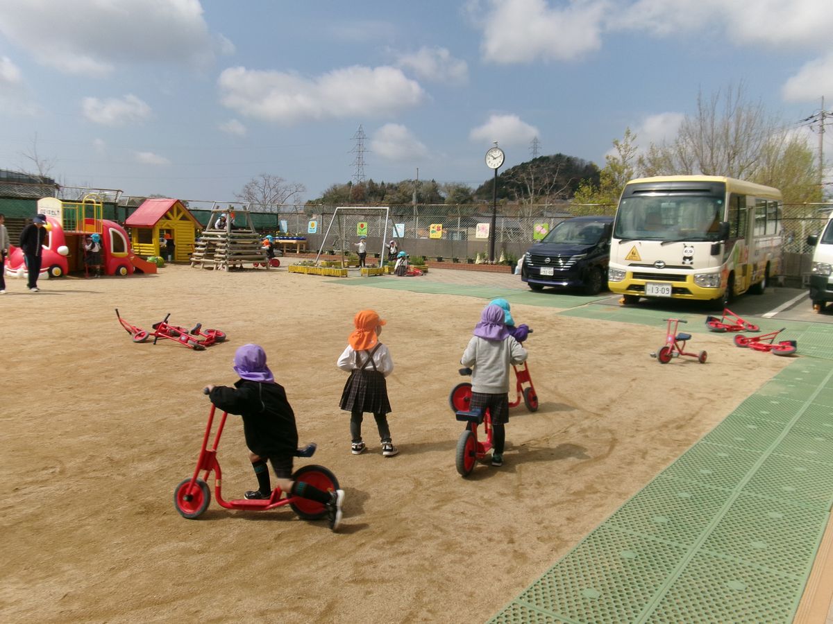 4歳園庭 (2) 4歳園庭 (2)