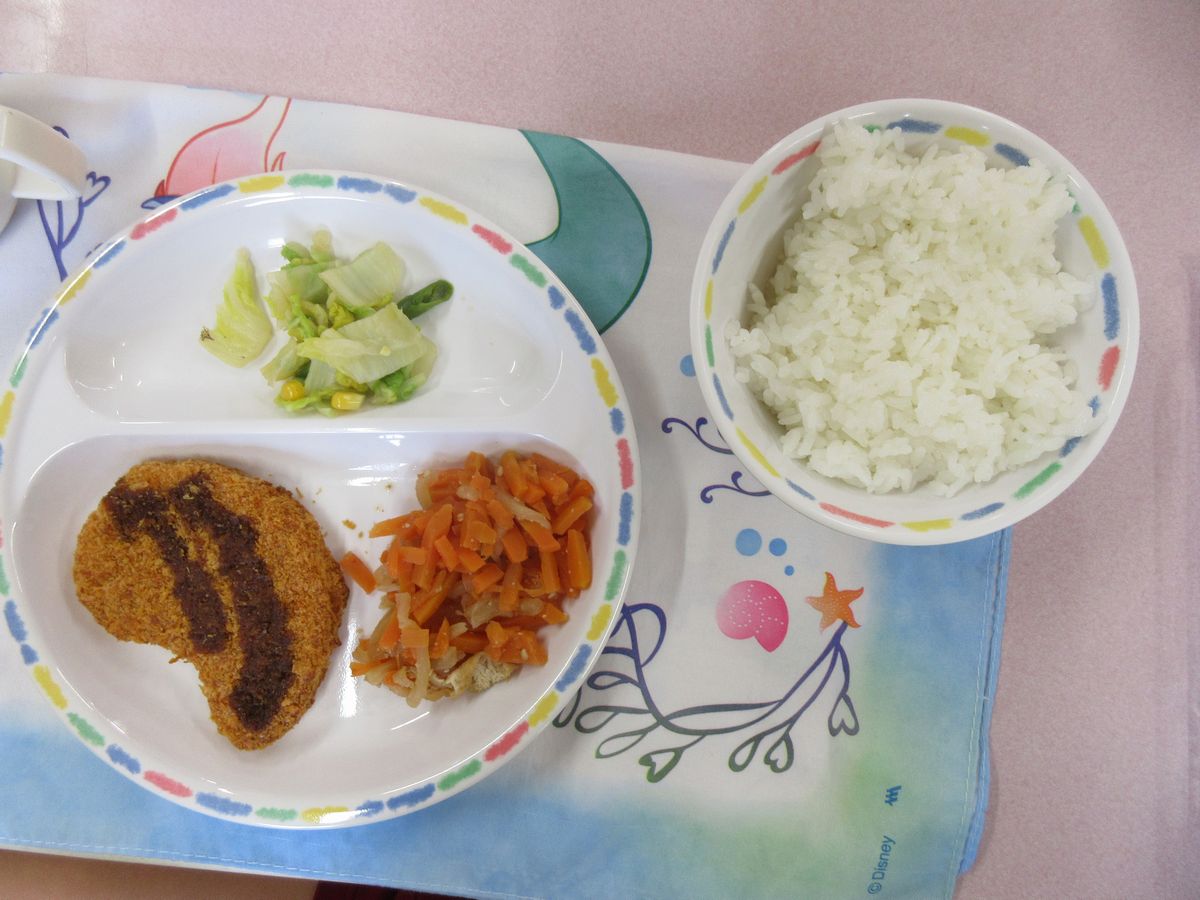 給食 (2) 給食 (2)
