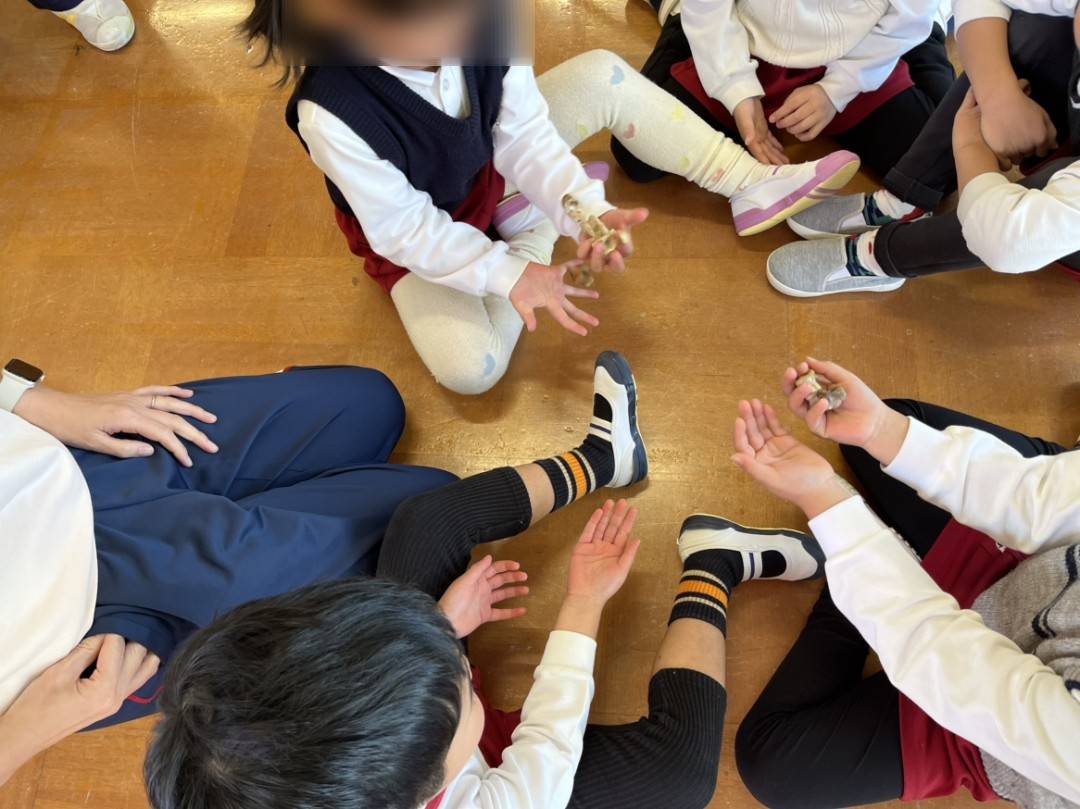 羊の骨からできた遊び道具